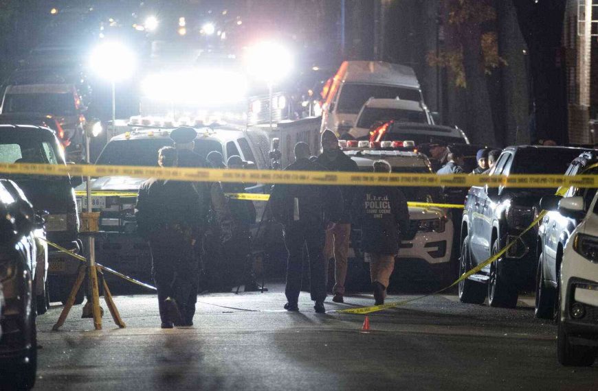NYPD officers shot during gun battle on Bronx street